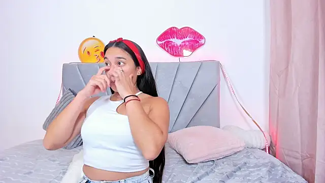 luli love  online show from 04/08/26, 10:10