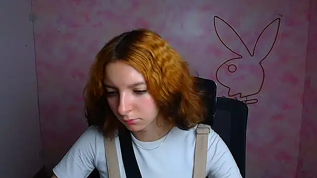 Snapshot of Butterfly_Milly chatting on 06/23/26, 05:49 Butterfly Milly online show from 06/23/26, 05:49