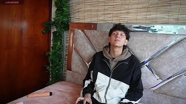 dominik across online show from 03/25/26, 12:11