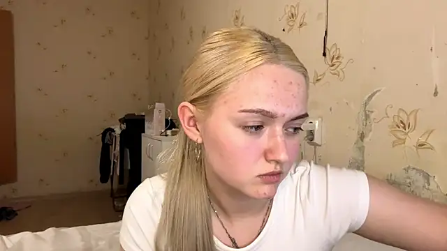 Snapshot of Sophia_Blonde chatting on 04/05/26, 04:37 Sophia Blonde online show from 04/05/26, 04:37