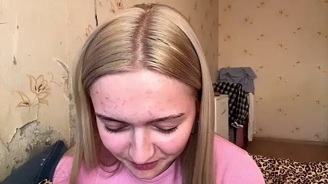 Snapshot of Sophia_Blonde chatting on 04/16/26, 02:18 Sophia Blonde online show from 04/16/26, 02:18