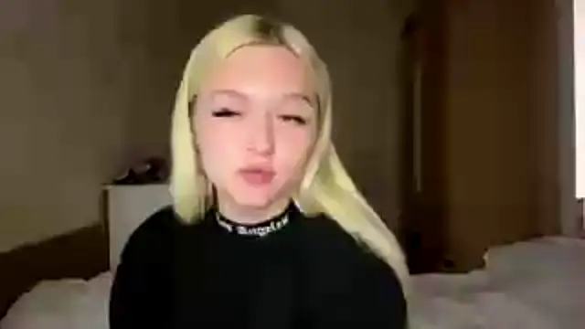 Snapshot of Sophia_Blonde chatting on 05/21/26, 06:15 Sophia Blonde online show from 05/21/26, 06:15
