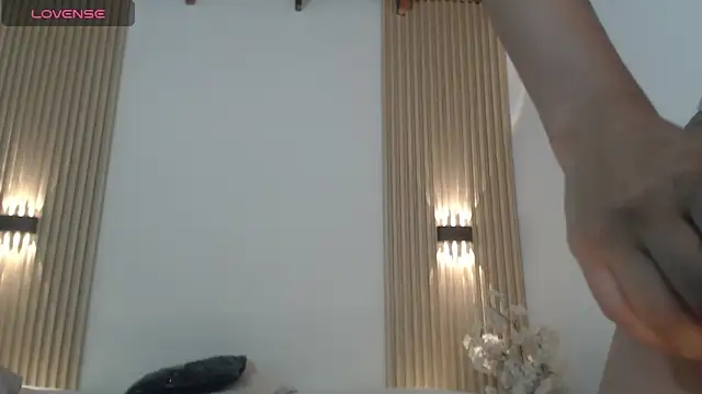 Snapshot of IslaScott chatting on 05/08/26, 08:03 IslaScott online show from 05/08/26, 08:03