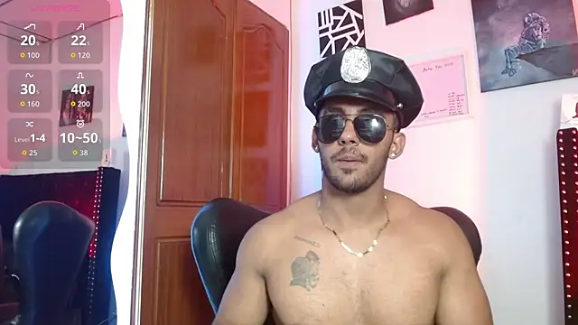 Snapshot of romanpearce_ chatting on 04/26/26, 12:08 romanpearce online show from 04/26/26, 12:08