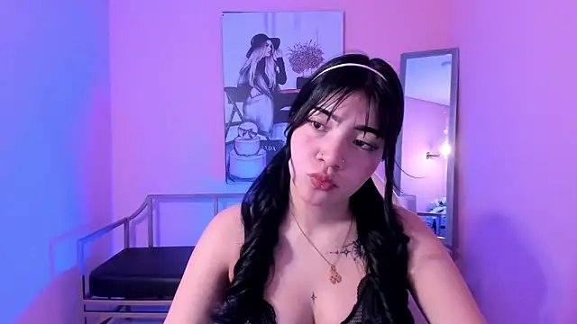 Snapshot of Soffi_x_x_ chatting on 05/06/26, 06:46 Soffi x x online show from 05/06/26, 06:46