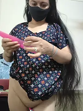 HeartlessGirl online show from 05/10/26, 04:12