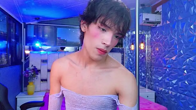 Snapshot of IsaacNovaa chatting on 06/11/26, 02:53 IsaacNovaa online show from 06/11/26, 02:53