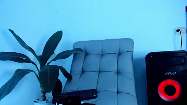 Snapshot of DakotaStills_ chatting on 03/30/26, 02:18 DakotaStills online show from 03/30/26, 02:18