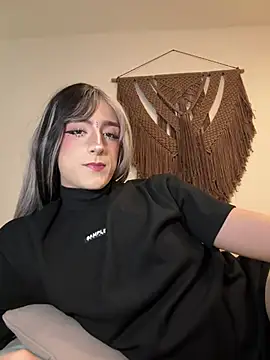 Diamondpierce online show from 06/25/26, 08:35