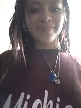 AuroraaMoonn online show from 04/02/26, 04:32