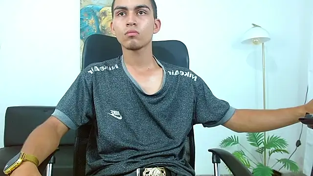 Snapshot of lucass_18 chatting on 03/26/26, 11:10 lucass 18 online show from 03/26/26, 11:10