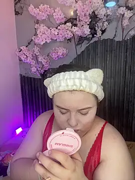 kitty  pinnk online show from 04/18/26, 07:40
