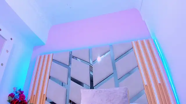 Isa Blue1 online show from 04/16/26, 09:39