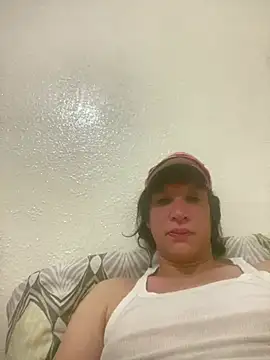 Snapshot of Ashwak_trans chatting on 04/05/26, 01:03 Ashwak trans online show from 04/05/26, 01:03