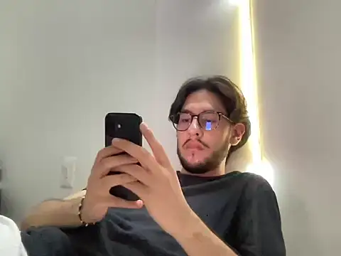 Snapshot of HornyPizzaBoyX chatting on 03/26/26, 10:48 HornyPizzaBoyX online show from 03/26/26, 10:48