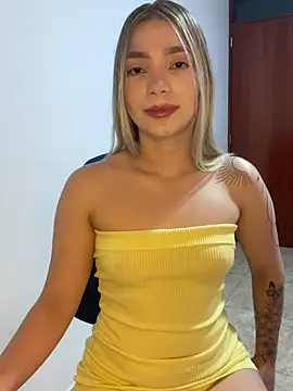 Snapshot of Catalina_bel chatting on 07/05/26, 04:19 Catalina bel online show from 07/05/26, 04:19