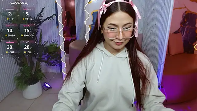 Snapshot of Tiiana_tay chatting on 04/30/26, 03:46 Tiiana tay online show from 04/30/26, 03:46