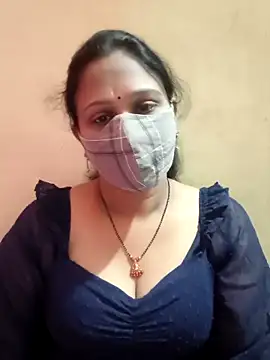 Snapshot of Latha_lovely chatting on 04/10/26, 01:55 Latha lovely online show from 04/10/26, 01:55