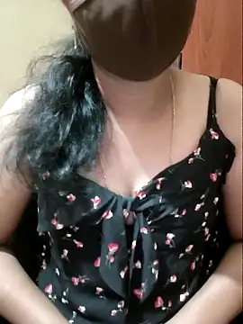 Snapshot of Latha_lovely chatting on 04/24/26, 02:30 Latha lovely online show from 04/24/26, 02:30