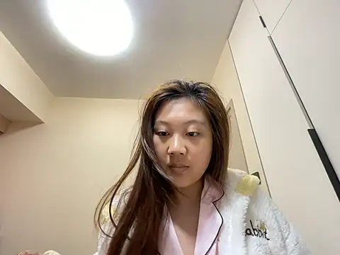 Snapshot of tutu512 chatting on 04/04/26, 06:00 tutu512 online show from 04/04/26, 06:00