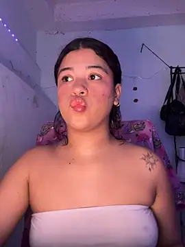 Snapshot of IvyRousex chatting on 04/01/26, 01:01 IvyRousex online show from 04/01/26, 01:01