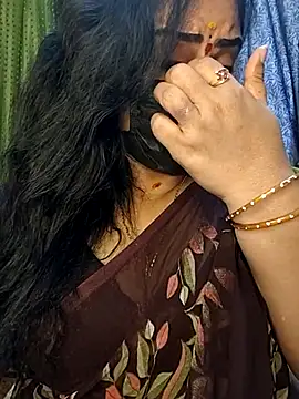 Snapshot of Anushka_flower chatting on 04/24/26, 06:16 Anushka flower online show from 04/24/26, 06:16