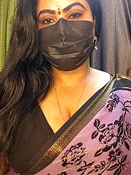 Snapshot of Anushka_flower chatting on 05/17/26, 10:39 Anushka flower online show from 05/17/26, 10:39