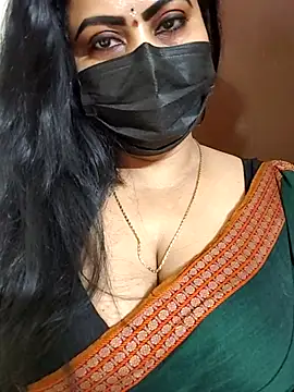 Snapshot of Anushka_flower chatting on 06/30/26, 01:39 Anushka flower online show from 06/30/26, 01:39