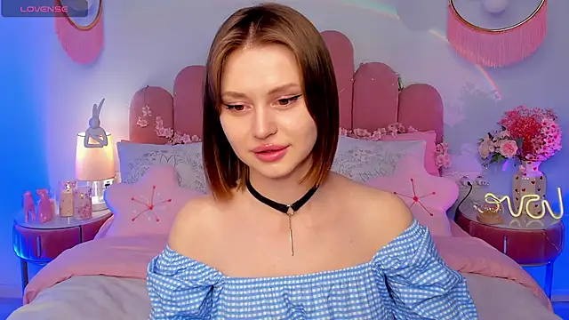 Snapshot of MariLew chatting on 04/15/26, 05:36 MariLew online show from 04/15/26, 05:36