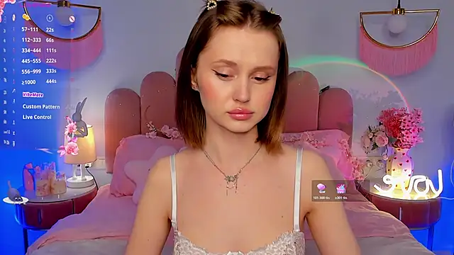 Snapshot of MariLew chatting on 05/13/26, 05:27 MariLew online show from 05/13/26, 05:27