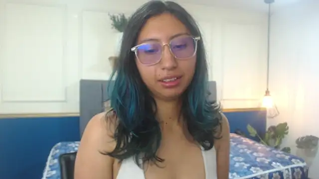 Snapshot of Violet_2003 chatting on 03/26/26, 03:50 Violet 2003 online show from 03/26/26, 03:50