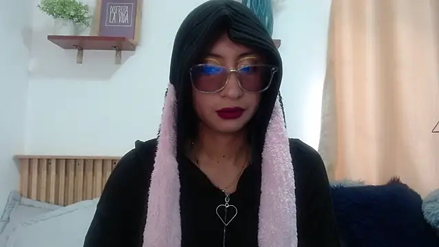 Violet 2003 online show from 05/30/26, 02:25