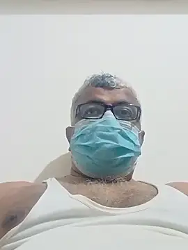 Snapshot of mature55 chatting on 04/21/26, 01:17 mature55 online show from 04/21/26, 01:17