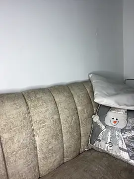 Snapshot of Saraa_M chatting on 03/28/26, 10:42 Saraa M online show from 03/28/26, 10:42