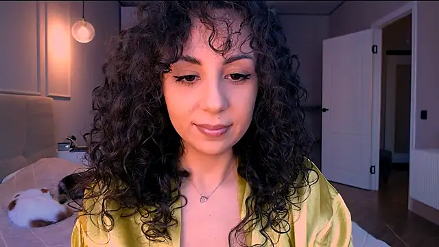 Snapshot of curly_jade_ chatting on 04/17/26, 04:32 curly jade online show from 04/17/26, 04:32