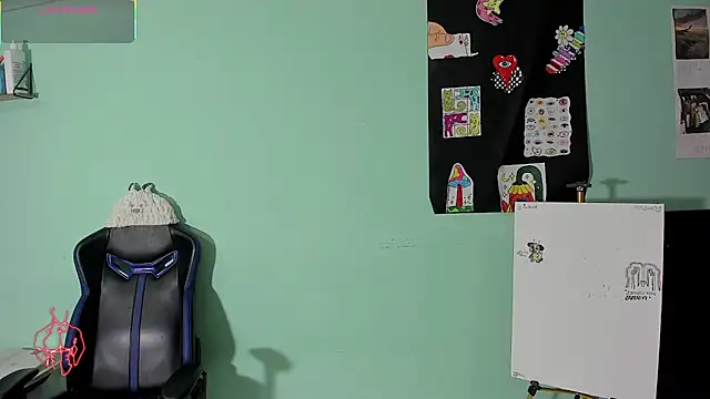 TYLERhHOT2005 online show from 04/25/26, 11:13