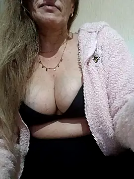 Snapshot of ana23323 chatting on 03/25/26, 09:10 ana23323 online show from 03/25/26, 09:10