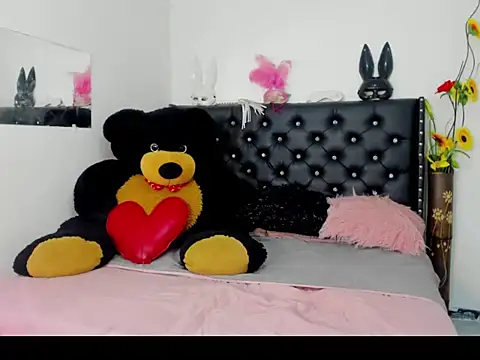 Alejandra and James  online show from 04/09/26, 10:15