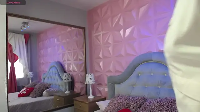 Snapshot of Scarlet_Honey_ chatting on 03/26/26, 01:38 Scarlet Honey online show from 03/26/26, 01:38