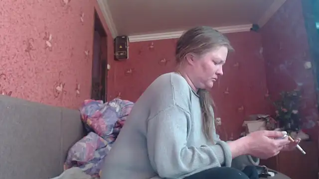 Snapshot of CharleyReid chatting on 06/05/26, 04:08 CharleyReid online show from 06/05/26, 04:08