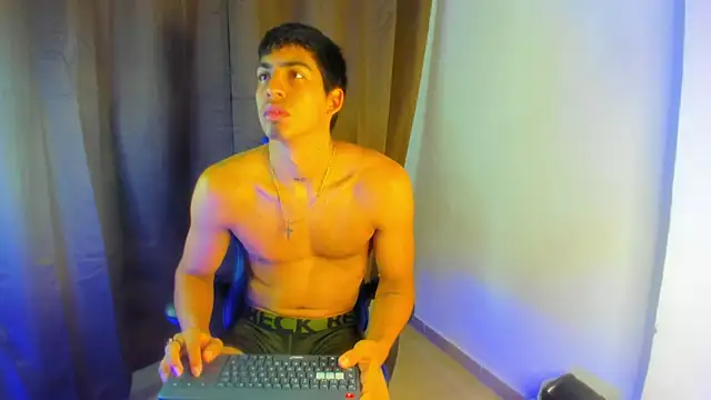 Milo LatinBoy online show from 04/14/26, 08:04