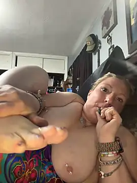 sweetkacibaby online show from 04/25/26, 12:02