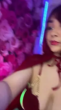 SweetLittleRed online show from 06/07/26, 05:11