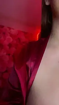 SweetLittleRed online show from 06/18/26, 09:14