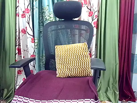 Snapshot of Apki_Nisha chatting on 06/15/26, 03:42 Apki Nisha online show from 06/15/26, 03:42