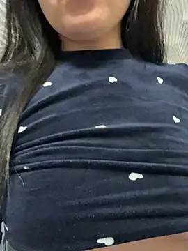 Snapshot of Velliaa chatting on 04/08/26, 08:09 Velliaa online show from 04/08/26, 08:09