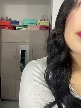 Snapshot of Cami_olarte chatting on 04/16/26, 06:30 Cami olarte online show from 04/16/26, 06:30