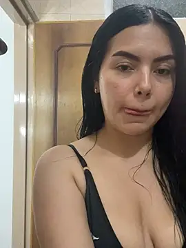 Snapshot of Cami_olarte chatting on 04/20/26, 04:26 Cami olarte online show from 04/20/26, 04:26