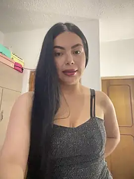 Snapshot of Cami_olarte chatting on 04/22/26, 05:32 Cami olarte online show from 04/22/26, 05:32
