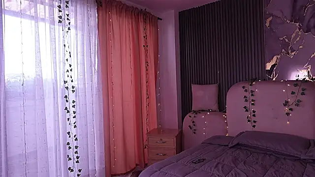 LilithLuxor  online show from 04/01/26, 01:23